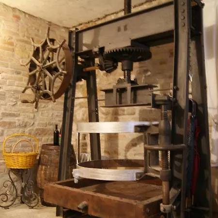 Il Vecchio Torchio Bed and Breakfast 2*